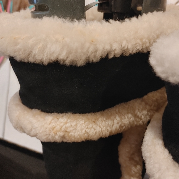 Michael Kors Black Shearing boots - Picture 4 of 10